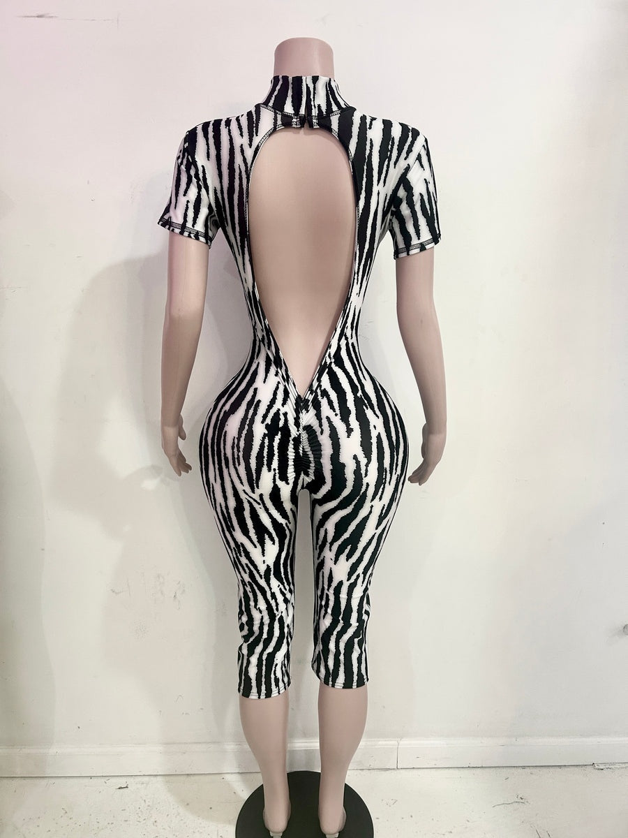 Black And White Pattern Short-sleeved Jumpsuit