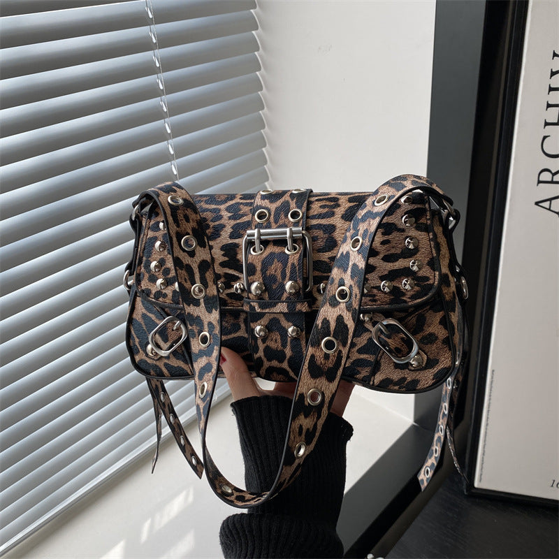 Rivets Single Shoulder Bag