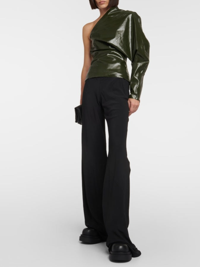 Chic One-shoulder Top