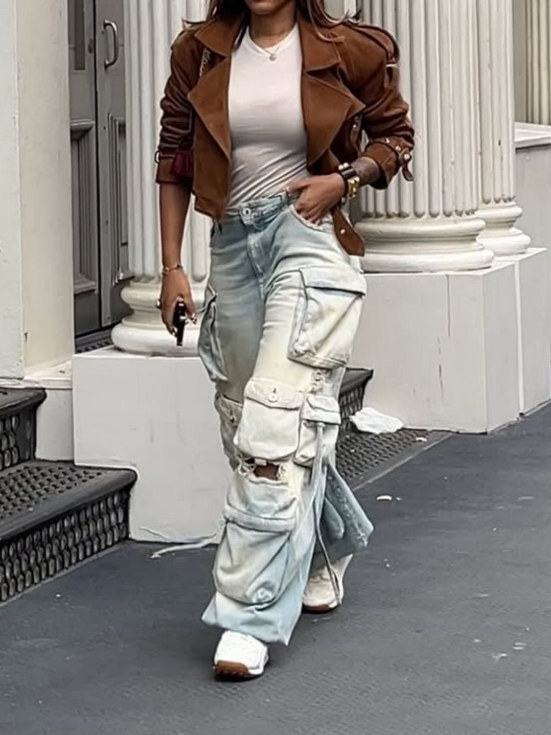 Multi-pocket Distressed Cargo Jeans