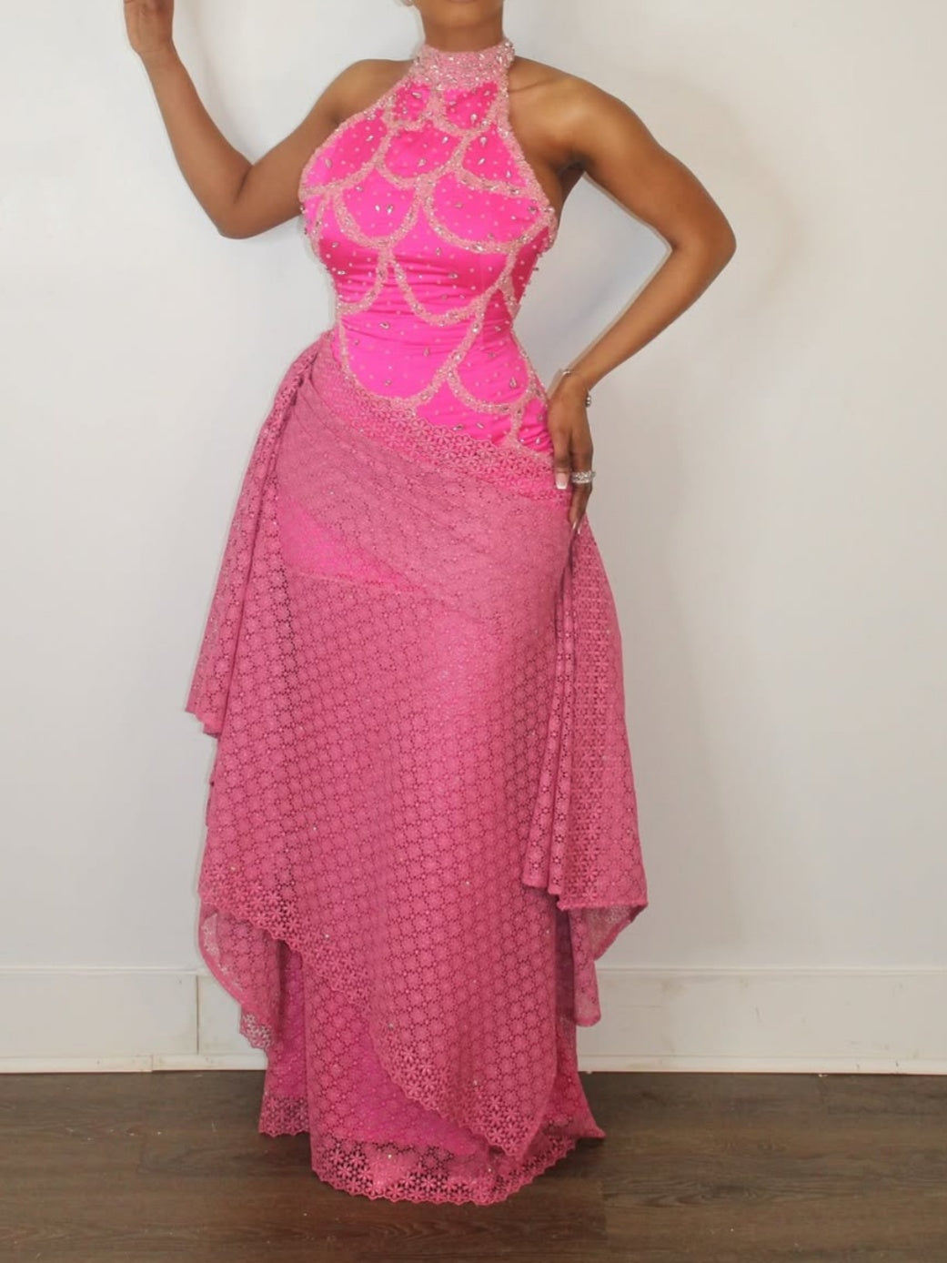 Sleeveless Halter-neck Sequined Dress