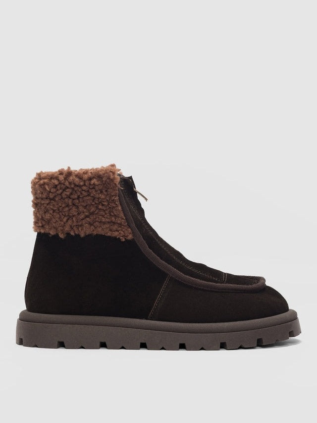 Women's Suede Boots With Front Zipper Detail And Fur Lining