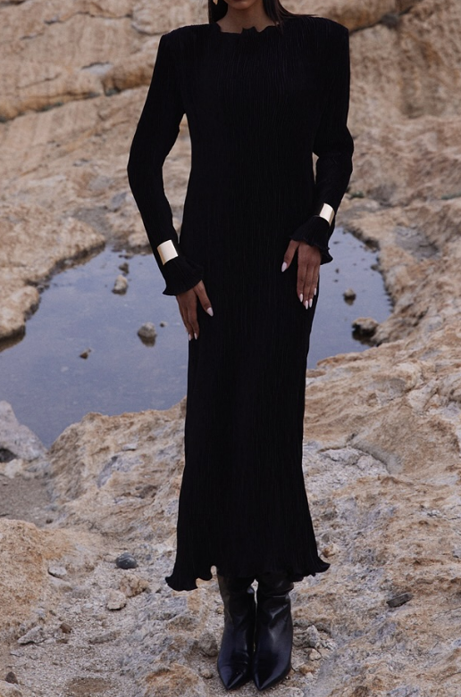 Chic Wide-Shouldered Long Dress