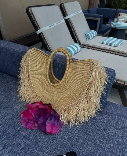 Fashionable Straw Tassel Bag
